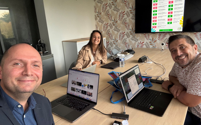 point communication 8bd941a4